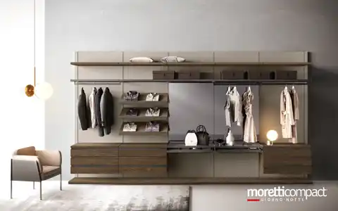 Cabina a cremagliera lineare con specchi
