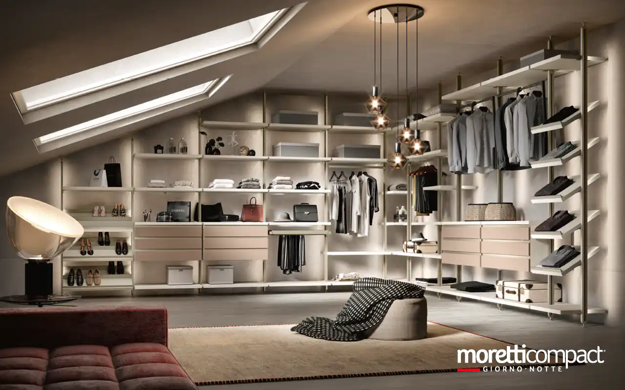 Cabina con montanti mansardata ad angolo